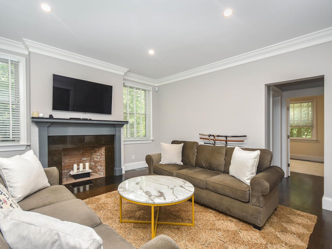 Living Room with fireplace