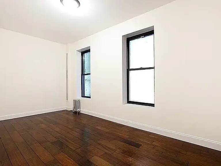 167 Waverly Ave #7 — Photo 2