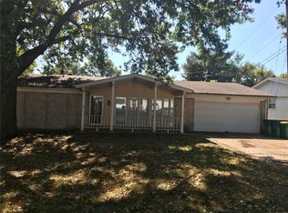 1812 Roseview Ln, Saint Louis, MO 63138