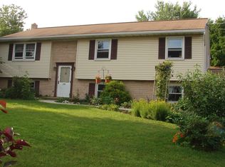 130 E Mount Airy Rd, Stevens, PA 17578