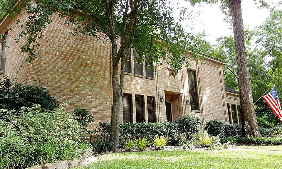 1st image of 3306 Oak Gardens Dr
