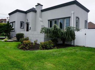 125 Wynsum Ave, Merrick, NY 11566