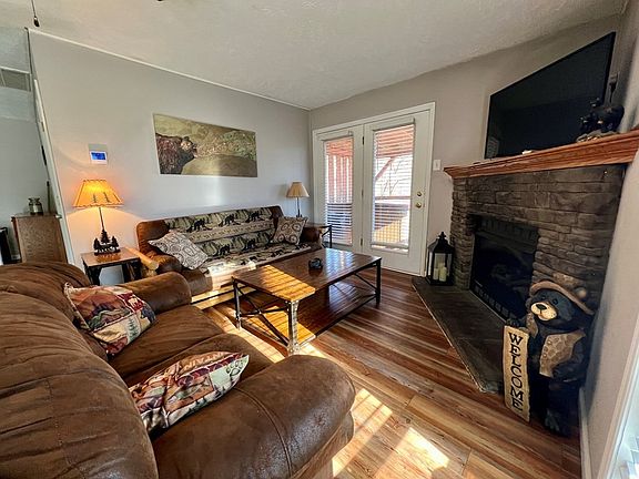 3rd image of 1070 Alpine Dr APT 103