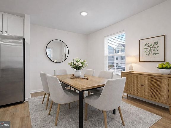 3rd image of 51 Thrower Rd