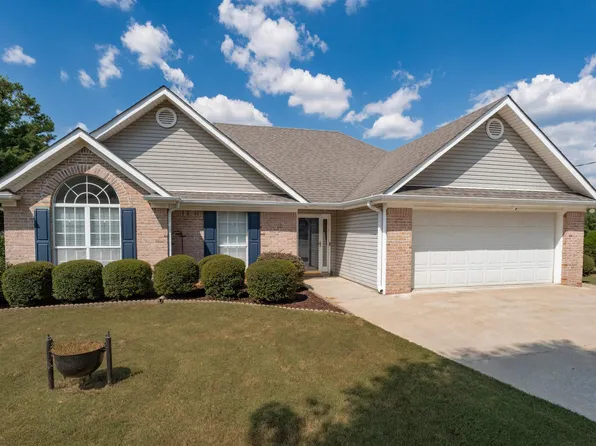 226 Meadowlark Dr, Alabaster, AL 35007