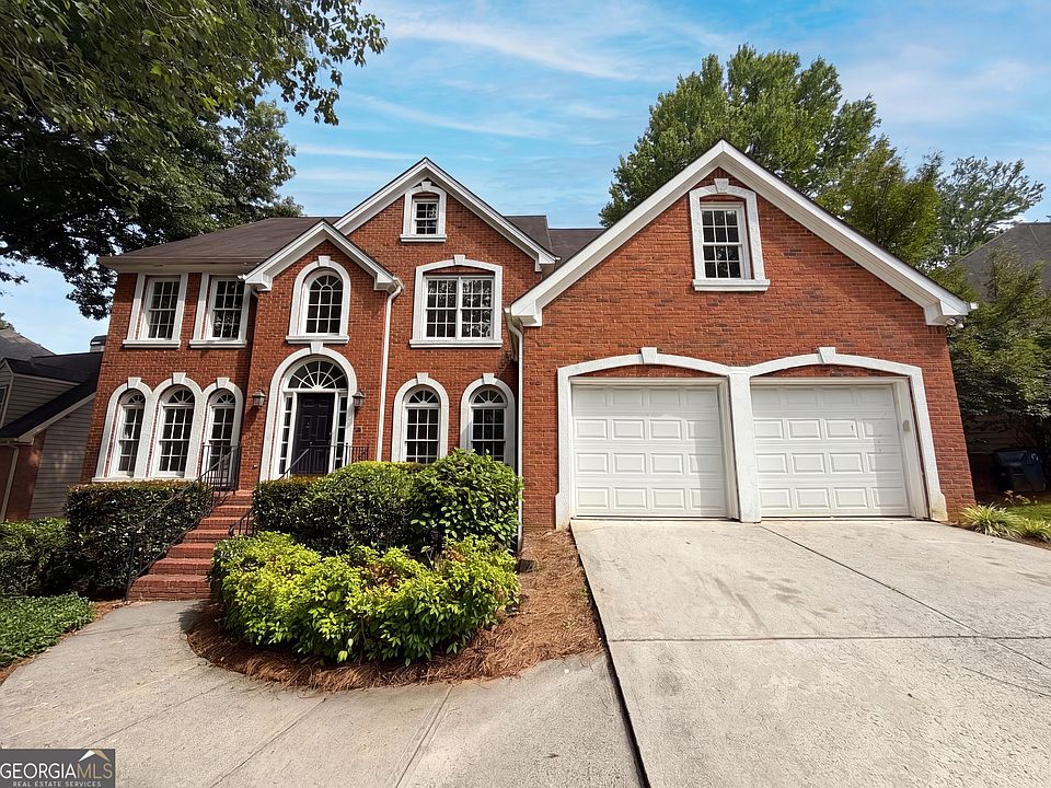 1st image of 165 Fieldstone Edge