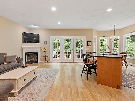 5th image of 6 Pheasant Hill Ln