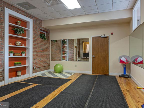5th image of 1201-1215 Fitzwater St #201
