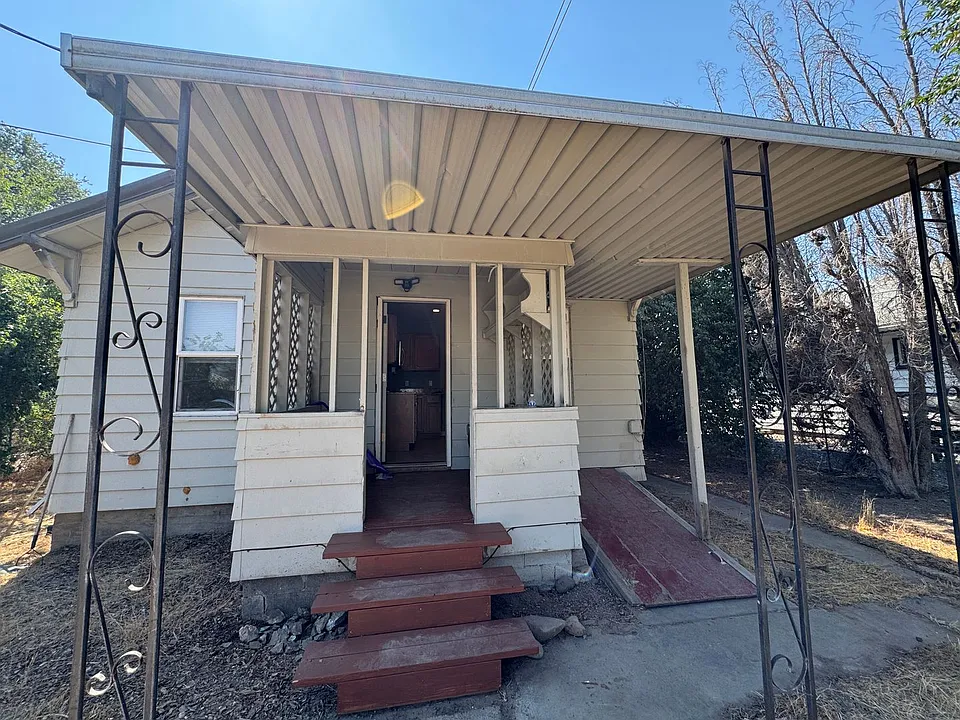113 E Bartlett Ave