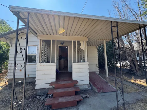 113 E Bartlett Ave, Selah, WA 98942