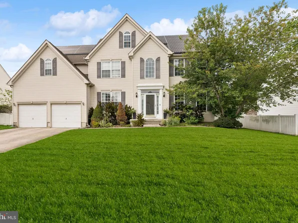 805 Galleria Dr, Williamstown, NJ 08094