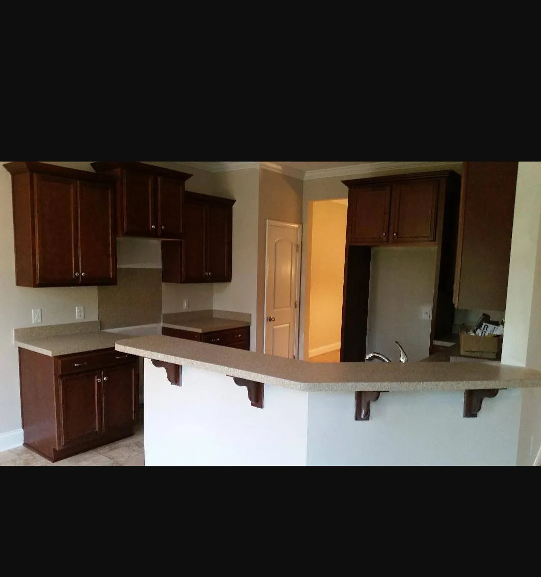 6 bed, 3.5 bath, 3000 sqft, $1,000 — Photo 4