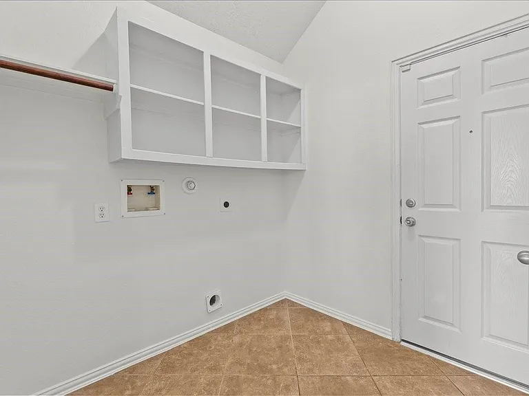 2120 Red Timber Ct — Photo 33