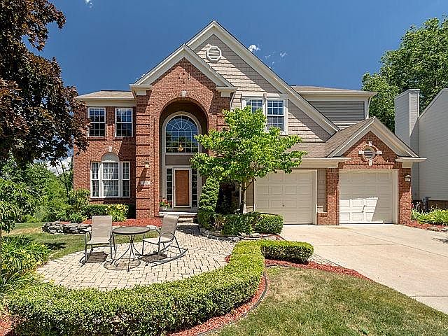 1st image of 688 Hidden Creek Dr