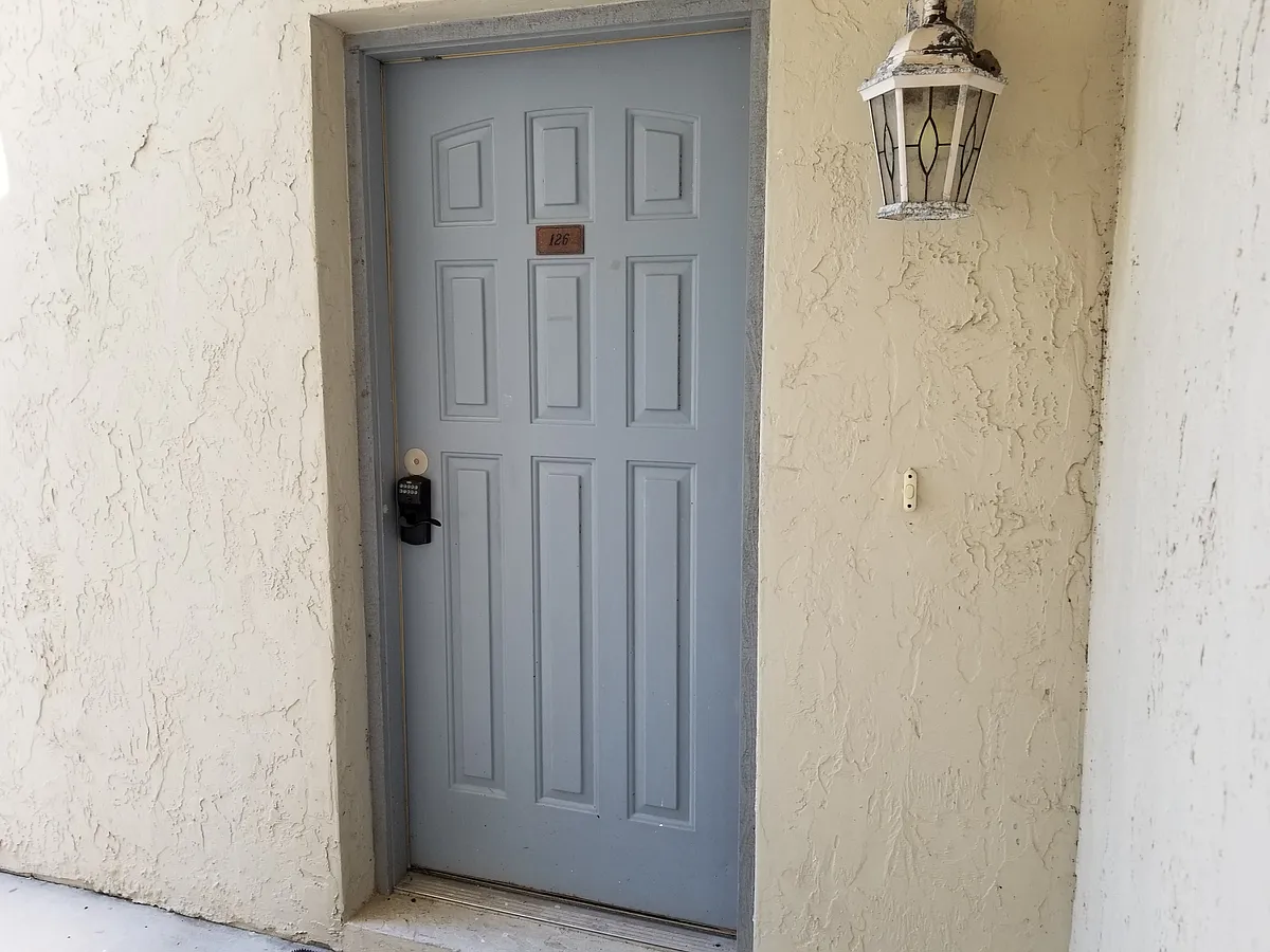 ENTRANCE - 2049 San Marcos Dr SE #126