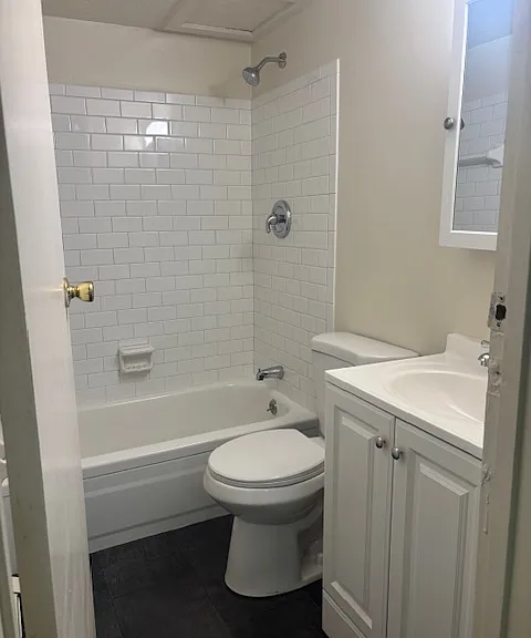 828 Oak St #4 — Photo 6
