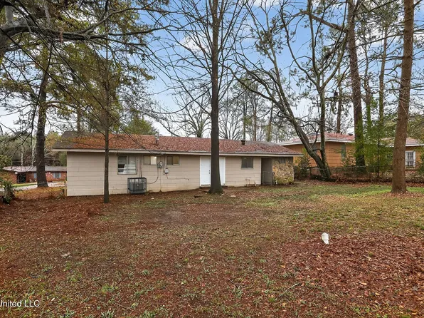227 Queen Anne Ln, Jackson, MS 39209
