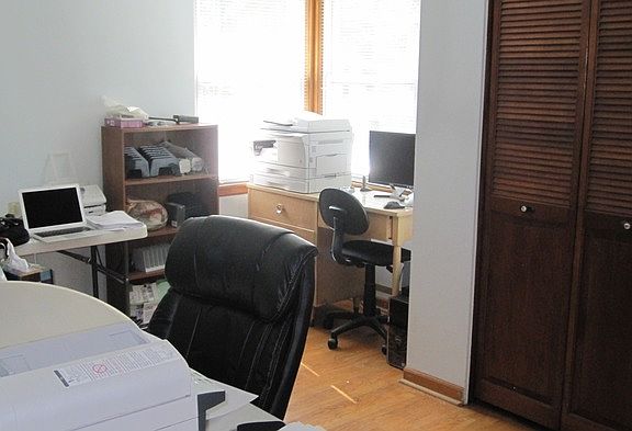 5th image of 3243 N Dora St
