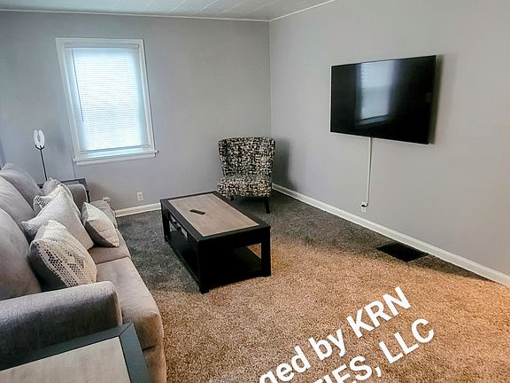 3rd image of 125 Ashwood Ave #A