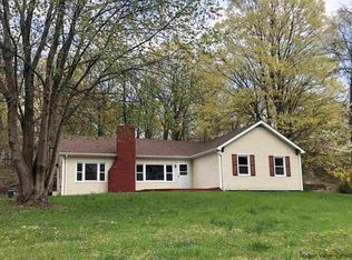 33 Warren Myers Ln, Saugerties, NY 12477