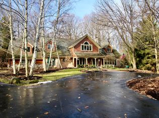 1405 Greenway Ter, Elm Grove, WI 53122