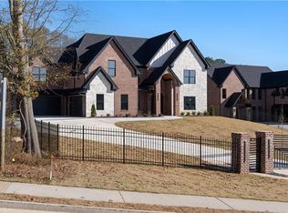 409 Thunder Rd, Buford, GA 30518