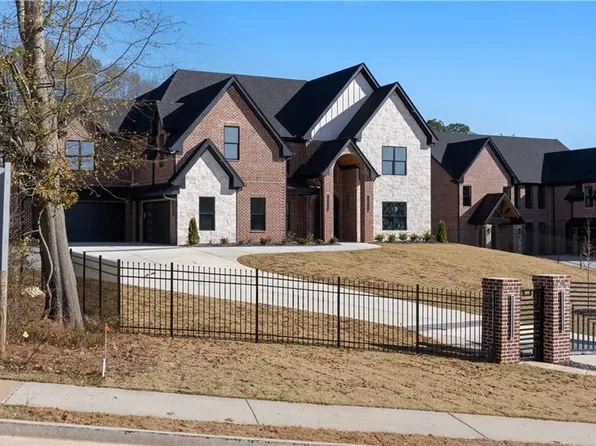 409 Thunder Rd, Buford, GA 30518