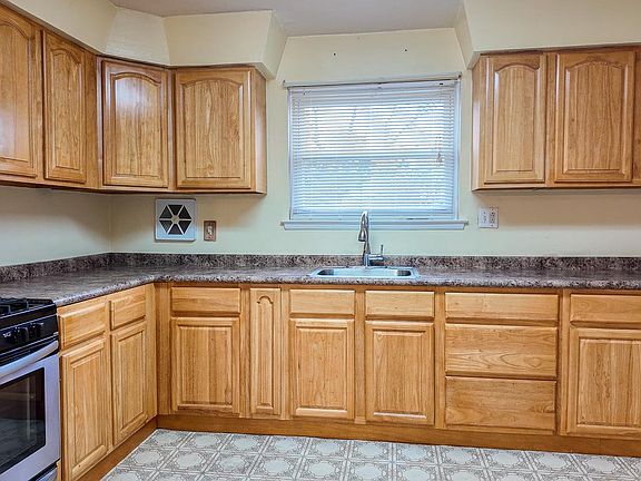 5th image of 3621 Wessex Ln