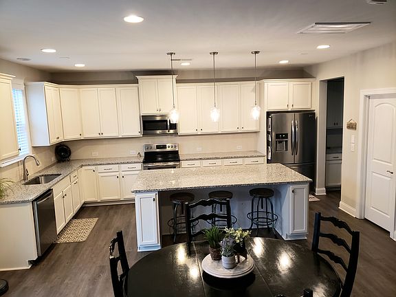 5th image of 108 Serenade Ct