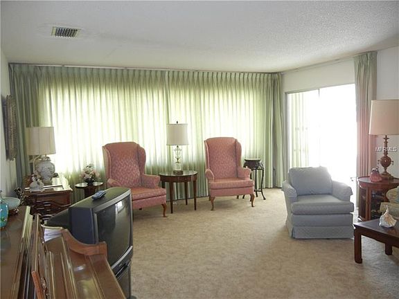 5th image of 100 Bluff View Dr APT 103C