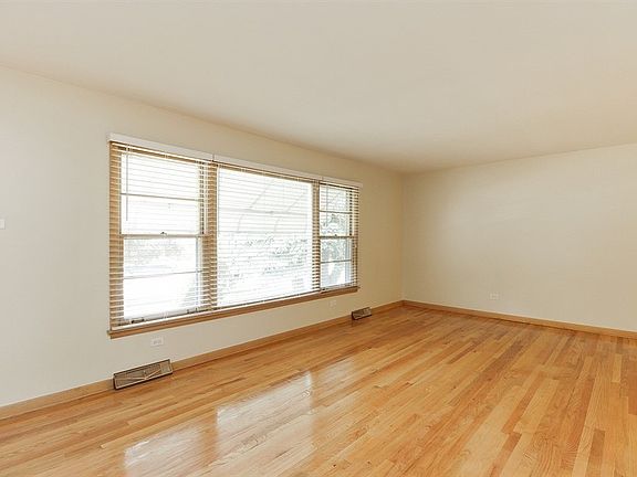 4th image of 17125 Evans Dr
