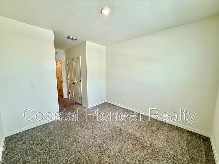 32794 Pez Landing Ln — Photo 23