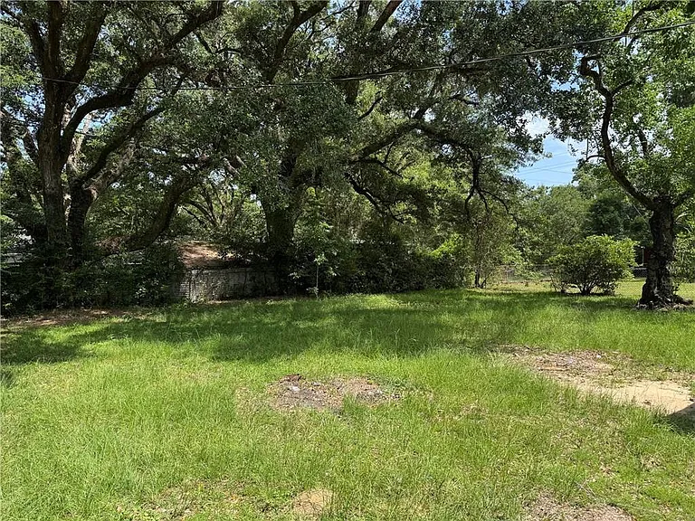 2120 Baker Rd — Photo 24
