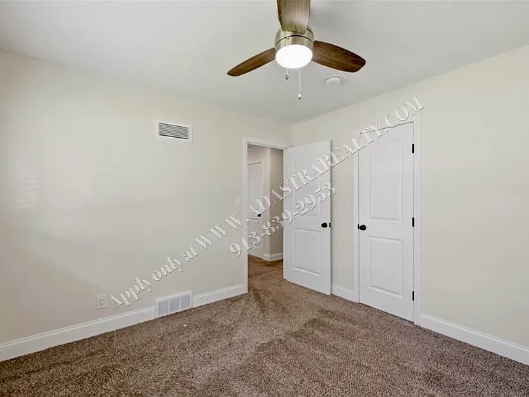 12718 W 92nd St — Photo 10