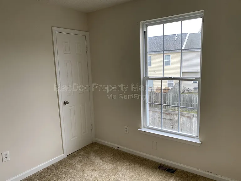 2909 Broyhill Ct — Photo 11