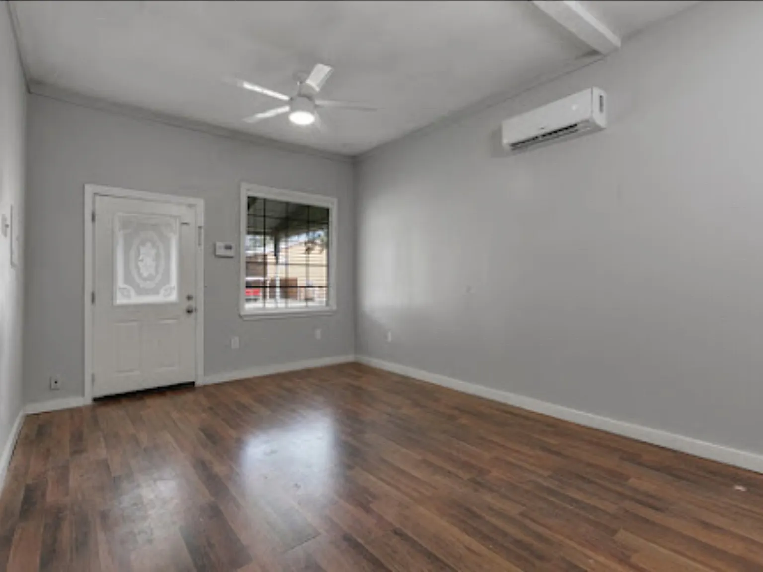 218 S Central Ave — Photo 4