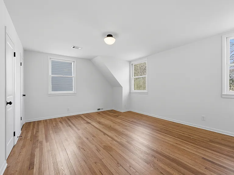 2413 Charleston Oaks Ln — Photo 22