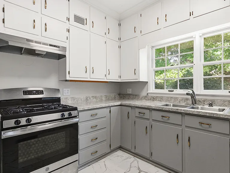 253 Cedar Crst — Photo 18