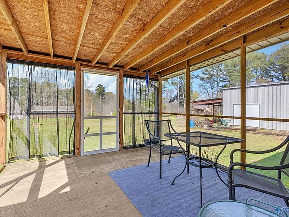 3rd image of 102 Greenwood Ln