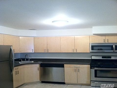 2nd image of 1656 Bell Blvd