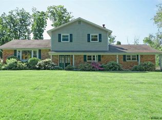 1032 Merlin Dr, Niskayuna, NY 12309