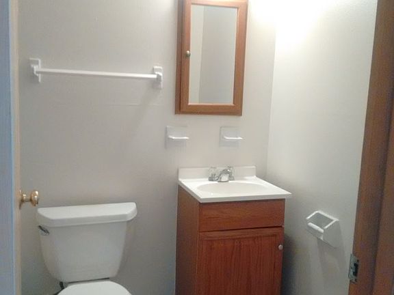 2nd image of 1935 N Oakland Ave APT 7