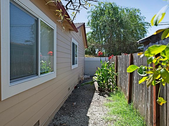 3rd image of 3222 Moorland Avenue