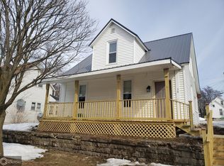 306 S Adams St, Burlington, IA 52601