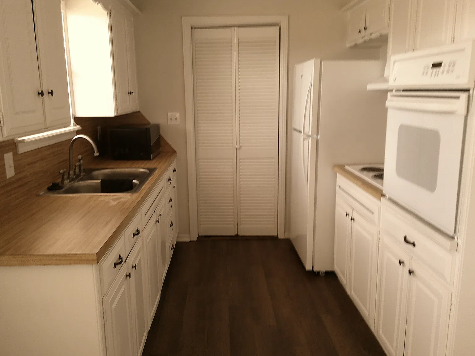 3 bed, 1.5 bath, 1005 sqft, $1,300 — Photo 3