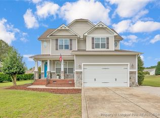 3917 Barnsdale Dr, Wade, NC 28395