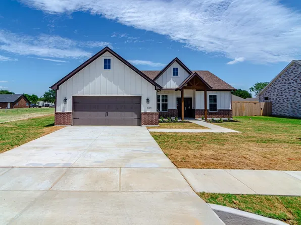624 W Gould St, Pilot Point, TX 76258