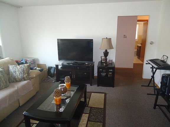 3rd image of 4936 Greenwood St APT 1W