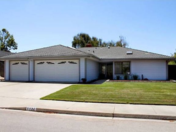 3rd image of 1126 Village Dr