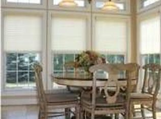 6 Riverside Dr, Manalapan, NJ 07726